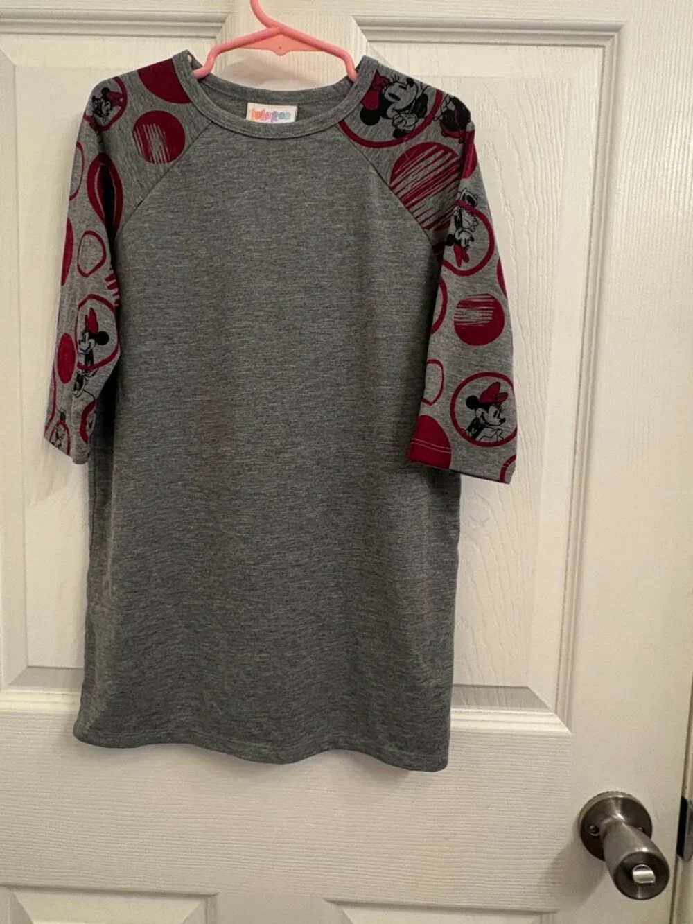 LulaRoe Minnie Mouse Baseball Style 3/4 Sleeve Shirt size 8 Pull over